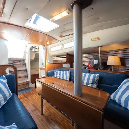 船屋 Sleep Aboard A Beautiful Sailboat In - Marina Parque Nacoes
