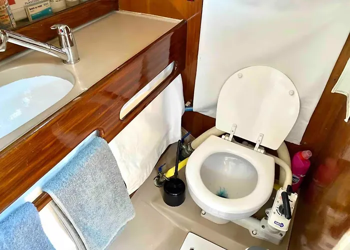 船屋 Sleep Aboard A Beautiful Sailboat In - Marina Parque Nacoes Lisboa