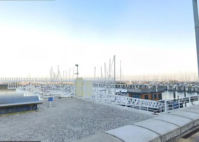 Sleep Aboard A Beautiful Sailboat In - Marina Parque Nacoes Lisboa