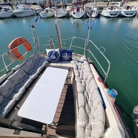 Hotel en barco Sleep Aboard A Beautiful Sailboat In Lisbon - Marina Parque Das Nacoes Lisboa