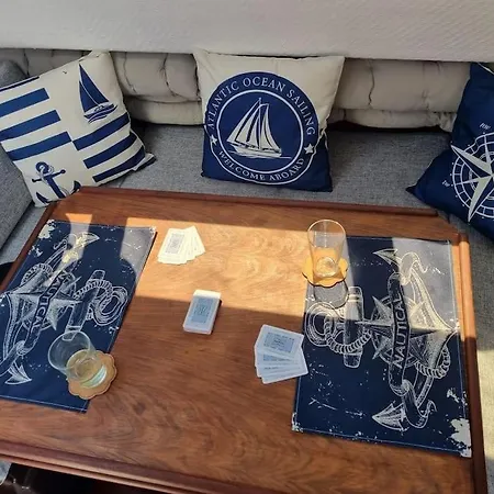 Hotel en barco Sleep Aboard A Beautiful Sailboat In Lisbon - Marina Parque Das Nacoes *