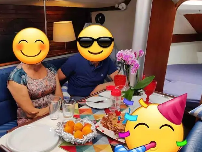 Sleep Aboard A Beautiful Sailboat In - Marina Parque Nacoes * Lisbon