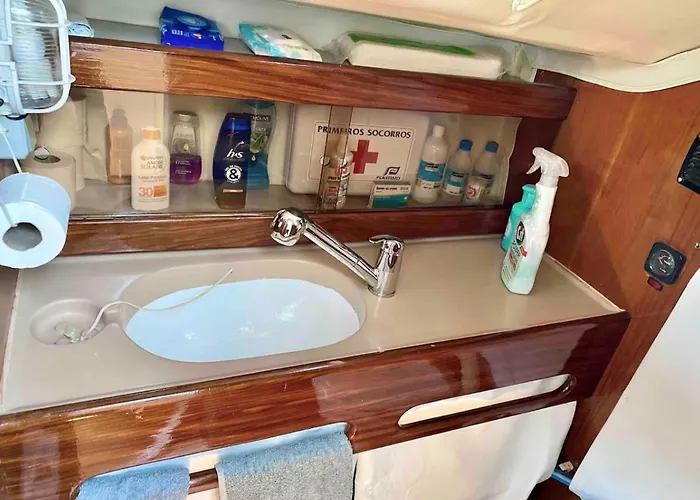 Sleep Aboard A Beautiful Sailboat In - Marina Parque Nacoes *